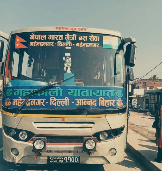 भारतीय बजारमा नेपाली बस प्रहरी नियन्त्रणमा